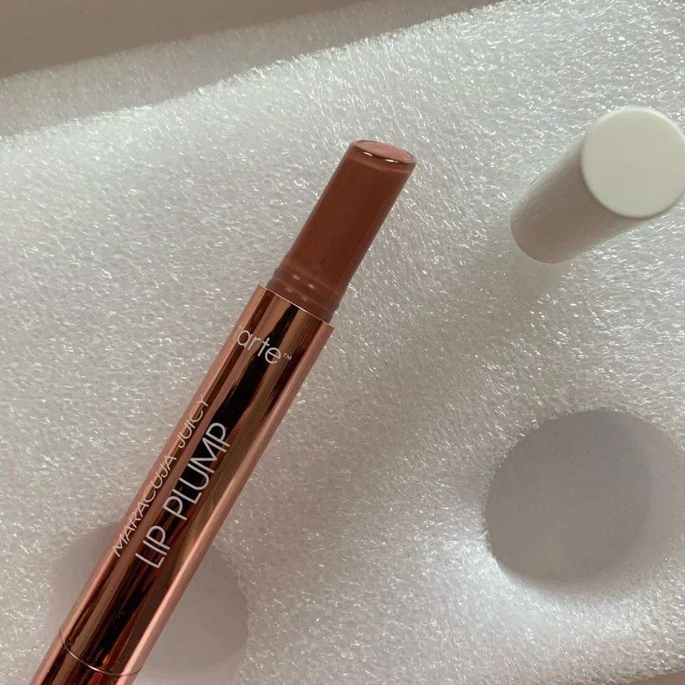 Tarte Maracuja Juicy Lip Plump - Soft dusty, orange shade chai (full size stick